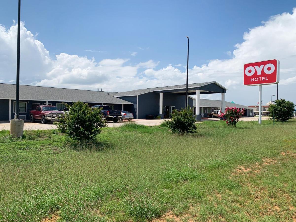 Oyo Hotel Pearsall I-35 West المظهر الخارجي الصورة