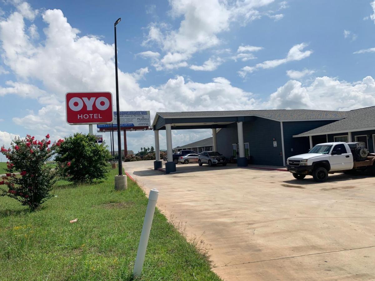 Oyo Hotel Pearsall I-35 West المظهر الخارجي الصورة