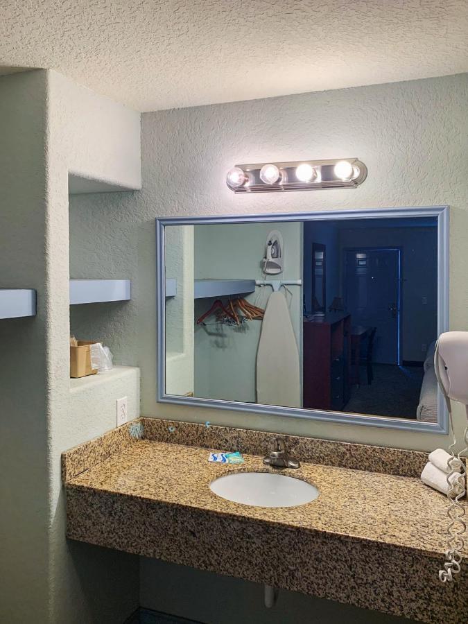 Oyo Hotel Pearsall I-35 West المظهر الخارجي الصورة