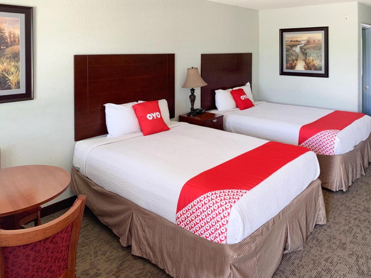 Oyo Hotel Pearsall I-35 West المظهر الخارجي الصورة