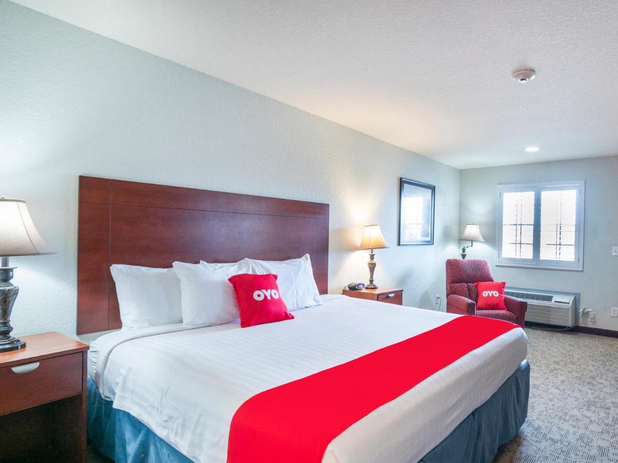 Oyo Hotel Pearsall I-35 West المظهر الخارجي الصورة