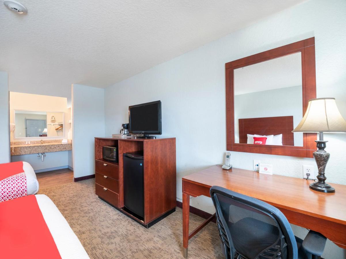 Oyo Hotel Pearsall I-35 West المظهر الخارجي الصورة