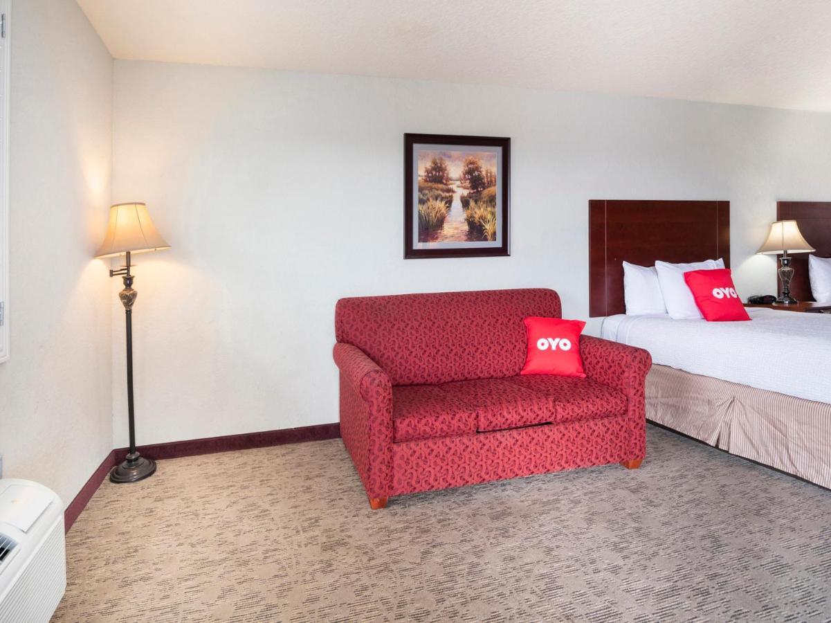 Oyo Hotel Pearsall I-35 West المظهر الخارجي الصورة