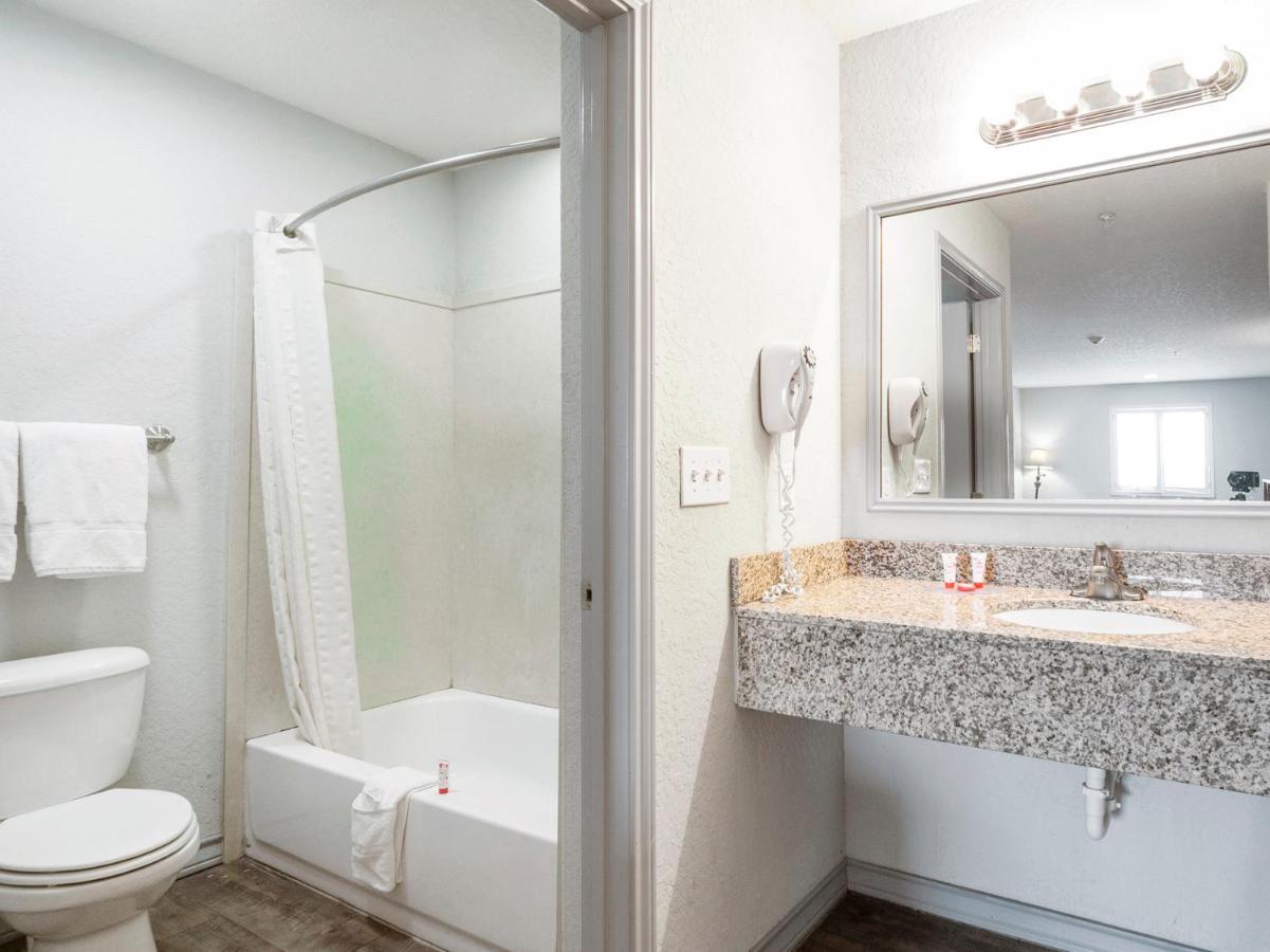 Oyo Hotel Pearsall I-35 West المظهر الخارجي الصورة