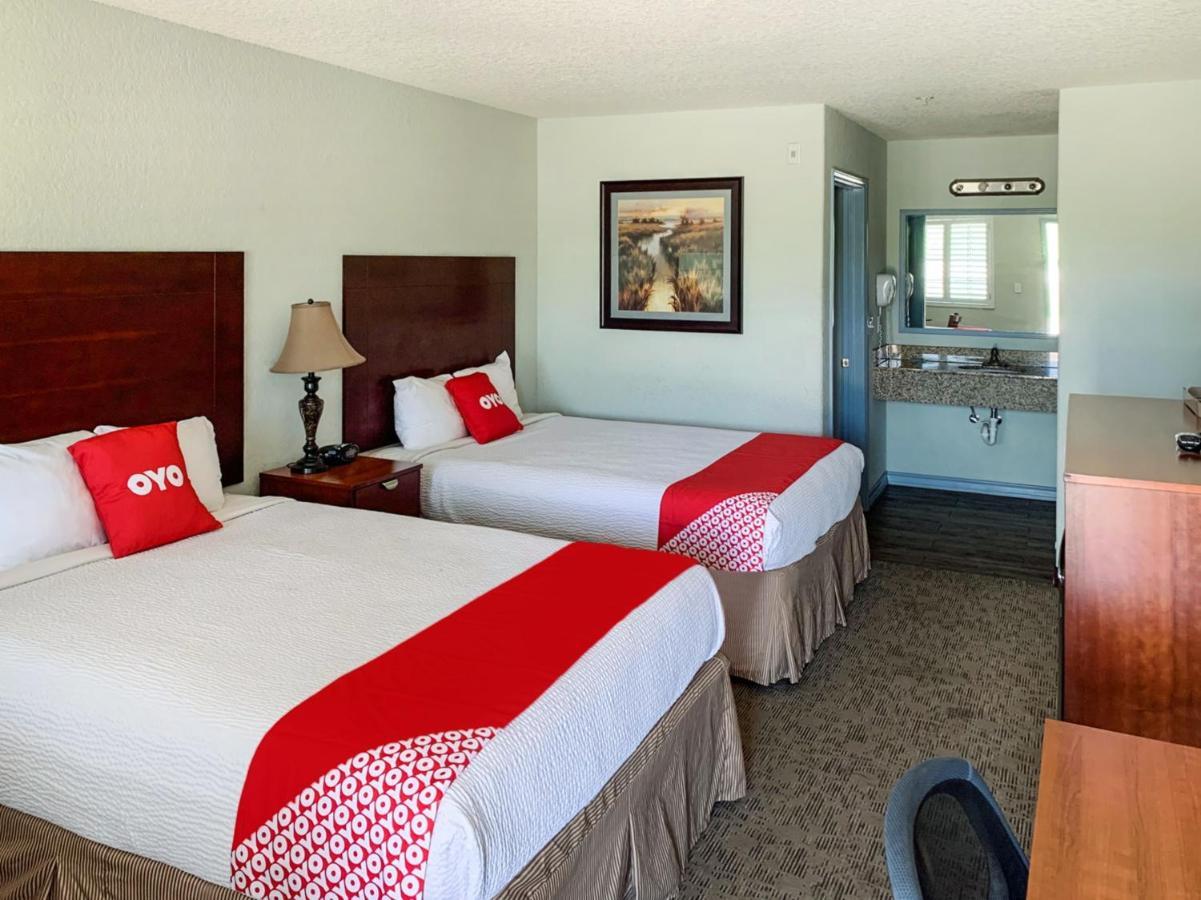 Oyo Hotel Pearsall I-35 West المظهر الخارجي الصورة